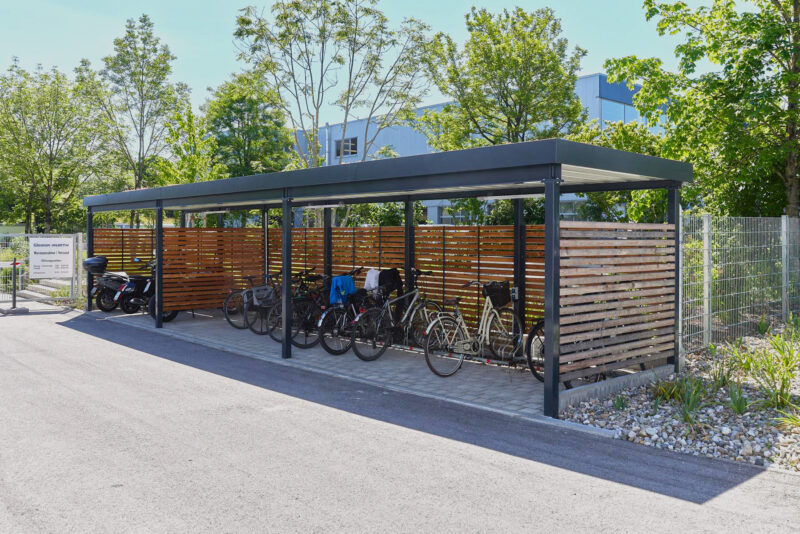 München, Fahrradüberdachung für ein Firmengebäude, V1906436